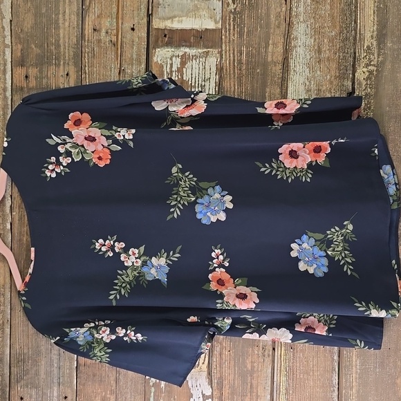 Van Heusen Blue and Pink Flutter Sleeve Blouse, Plus Size XXL - Picture 2 of 4